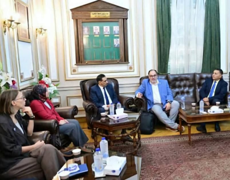 تعاون بين جامعتي القاهرة وبنسلفانيا