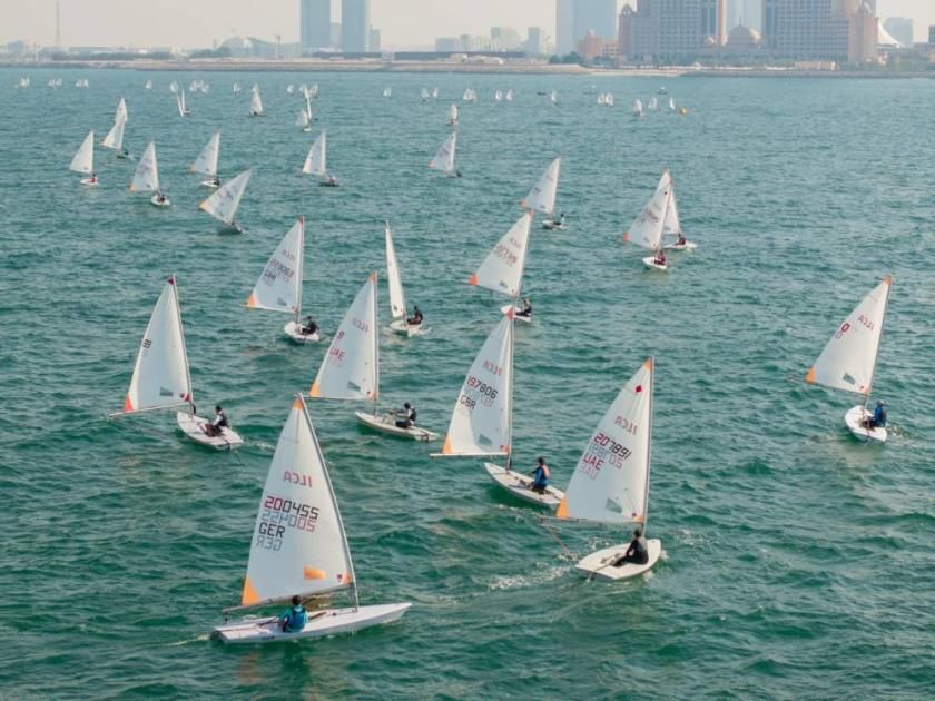 «أبوظبي الشراعي» يرفع طموح الذهب في أسبوع «المصنعة» للإبحار
