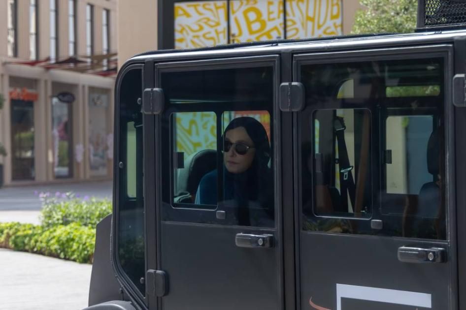 الشيخة جواهر تتفقّد «الممشى» أول مجمع قابل للمشي بالكامل في الشارقة