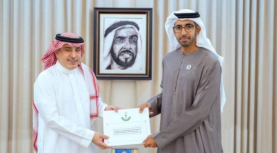 محمد بن زايد يتلقى رسالة خطية من محمد بن سلمان تسلمها شخبوط بن نهيان