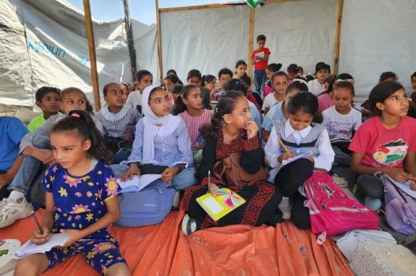 (أونروا): نسعى لإعادة 140 ألف طالب للدراسة في غزة ونحتاج لإدخال المساعدات فوراً