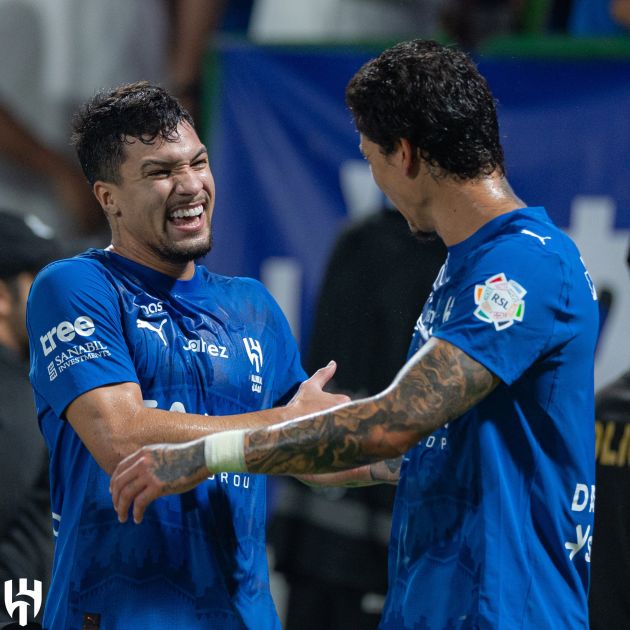 الهلال يمزق شباك الاتفاق بخماسية