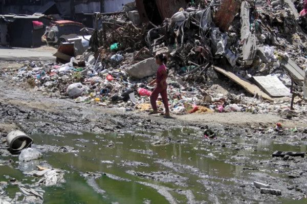بلدية غزة: دمار واسع بشبكات الصرف وتوقف المضخات ينذر بكارثة بيئية خطيرة