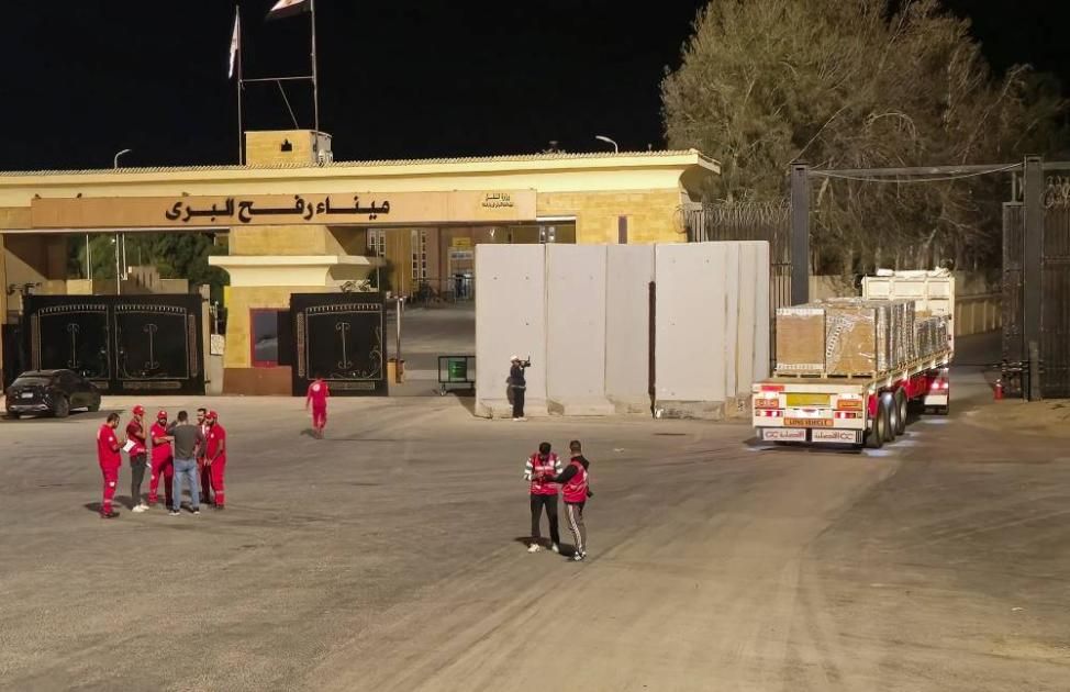 إسرائيل توقف دخول مساعدات غزة حتى إشعار آخر
