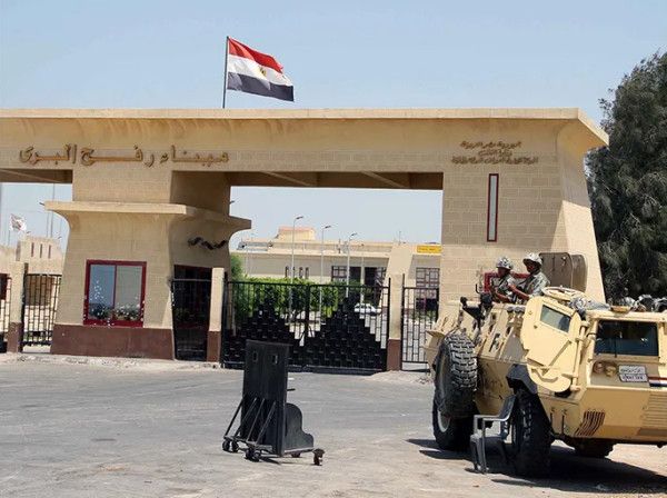(القناة 12): واشنطن غير راضية عن قرار نتنياهو إبقاء معبر رفح مغلقاً