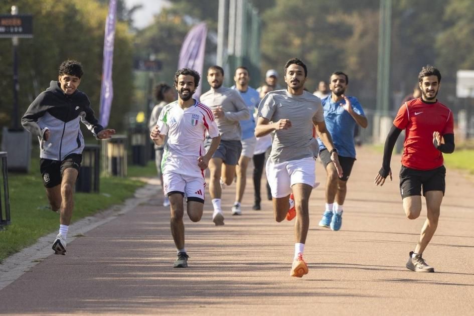 شرطة أبوظبي تنظم فعاليات اليوم الرياضي في باريس