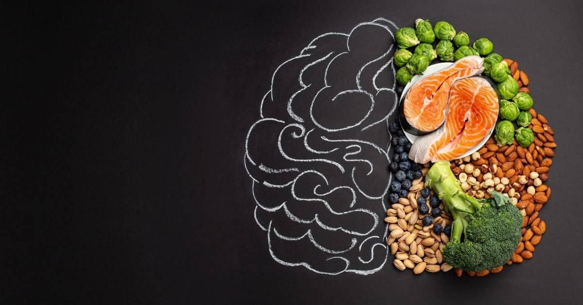 7 أطعمة تعمل على تقوية الذاكرة.. كيف تبقي ذهنك يقظاً؟
