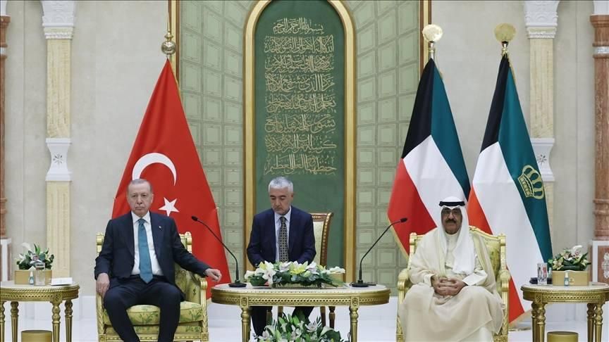 أردوغان يبحث مع أمير الكويت العلاقات الثنائية وقضايا إقليمية