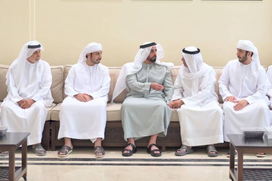 سيف بن زايد يعزي في وفاة علي الطنيجي