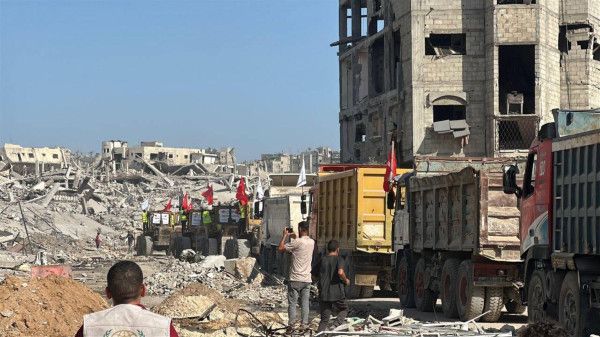 مسؤول إسرائيلي: سنُأخر إدخال بعض البضائع لغزة رداً على تأخير تسليم جثث الأسرى