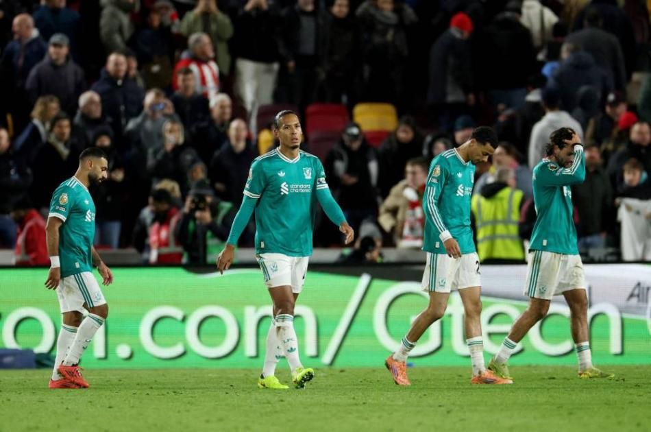 ليفربول يعاني أزمة نتائج.. وفان دايك يدعوه للنظر في المرآة
