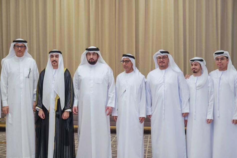 أحمد ومنصور بن محمد يحضران أفراح المرزوقي والحمادي