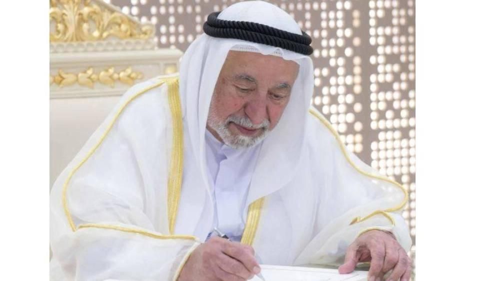 سلطان يحل مجلس إدارة نادي الشارقة