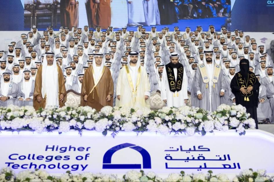 منصور بن محمد: بناء الإنسان انطلاقة لمسيرة التنمية