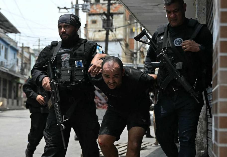 حرب العصابات في شوارع ريو دي جانيرو تخلف 64 قتيلاً