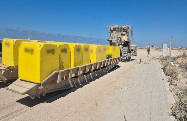 إسرائيل تشن هجمات واسعة على غزة وتنسق مع واشنطن لتوسيع السيطرة داخل "الخط الأصفر"