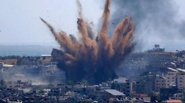 (قناة إسرائيلية):سلاح الجو ألقى 20قنبلة على نفق بخان يونس و30 محاولة تصفية بانتظار نتائجها