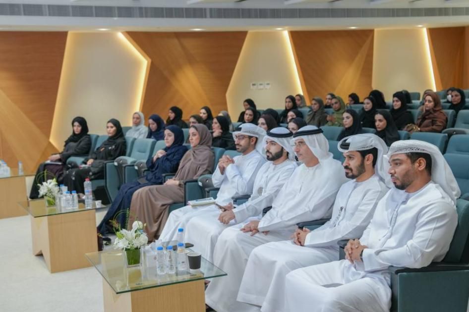 جلسة في الشارقة حول «الريادة في زمن التحولات»