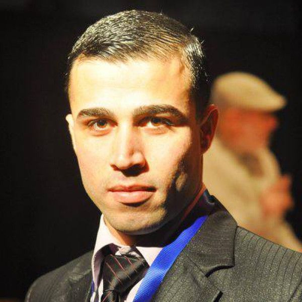 استشهاد الصحفي محمد المنيراوي وزوجته بغارة إسرائيلية وسط قطاع غزة