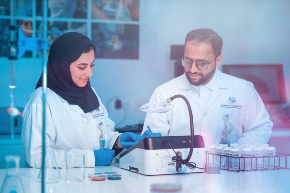 3300 تحليل بيئي في مختبر «الجمارك»