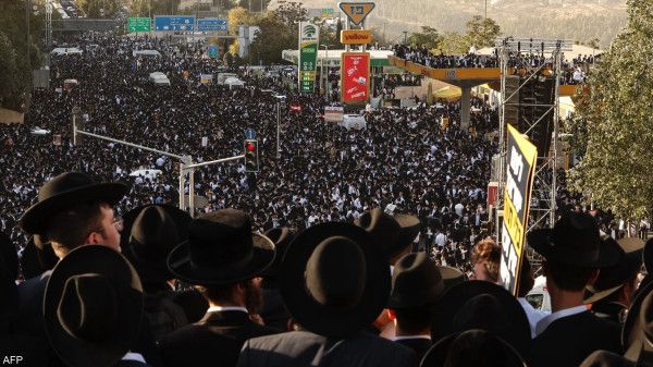 آلاف الحريديم يتظاهرون في القدس رفضاً لإلزامهم بالخدمة العسكرية
