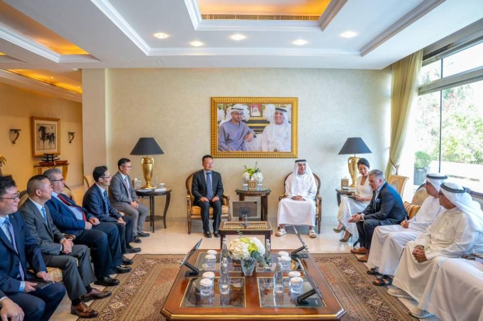 سعود بن صقر يشهد توقيع اتفاقية لإنشاء مصنع للأعمدة الخرسانية في رأس الخيمة