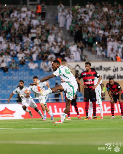 أهلي جدة يستضيف الرياض بحثاً عن انتصار جديد
