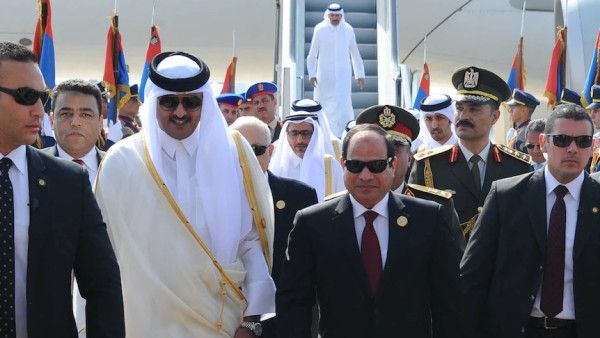 تقرير عبري: "تحالف مصري قطري" يعيد تشكيل غزة ويثير مخاوف إسرائيل