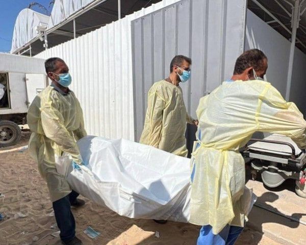 الاحتلال يسلم 30 جثمانا لشهداء من قطاع غزة