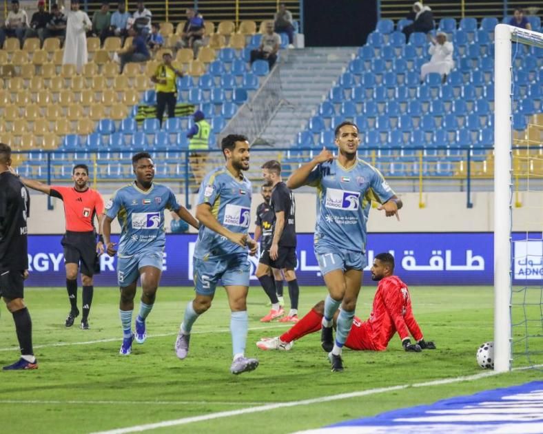 الظفرة يحول ملعبه إلى قلعة حصينة