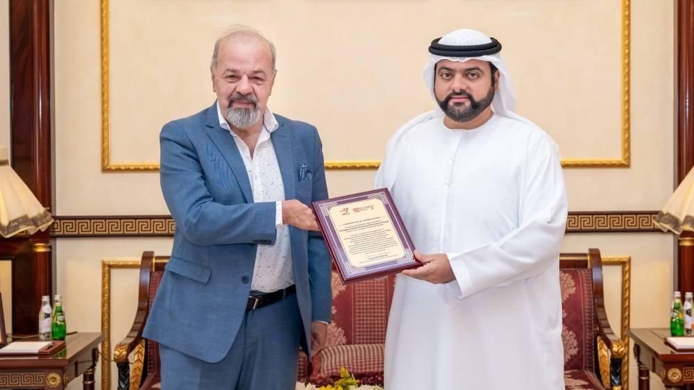 محمد بن حمد يلتقي رئيس الاتحاد الدولي لتكوين مسائل الشطرنج