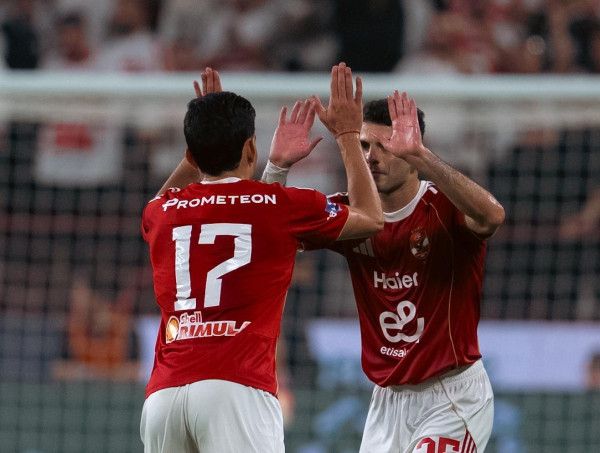الأهلي يتوج بالسوبر المصري للمرة 16 بعد الفوز على الزمالك بثنائية