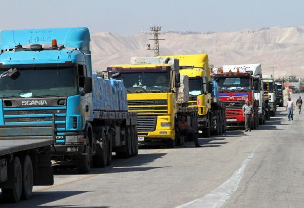 اتحاد الغرف التجارية يطالب بتحرك دولي عاجل لإعادة فتح معبر الكرامة التجاري
