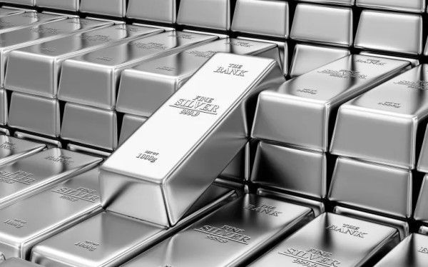 سعر الفضة يصعد إلى قمة تاريخية
