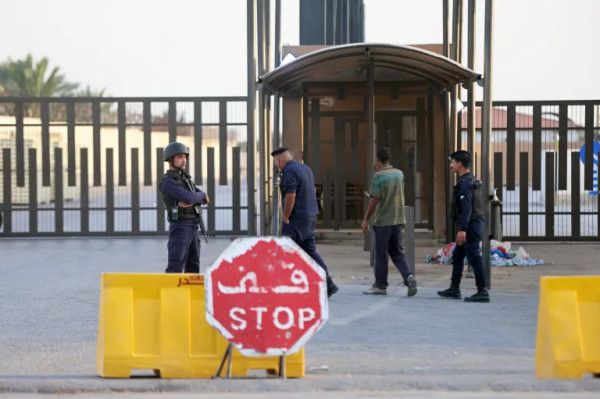 "الاقتصاد" تحذر من تداعيات استمرار الاحتلال إغلاق معبر الكرامة أمام البضائع
