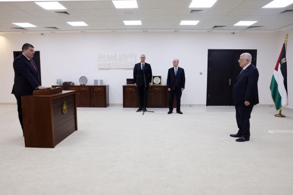 وزير النقل والمواصلات يؤدي اليمين القانونية أمام الرئيس