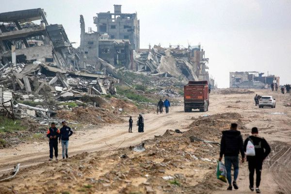 هآرتس: جمعية يديرها إسرائيلي وراء تنظيم رحلات هجرة سرية من غزة عبر مطار رامون