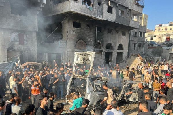 10 شهداء في غارات للاحتلال على غزة ودير البلح ومخيم النصيرات
