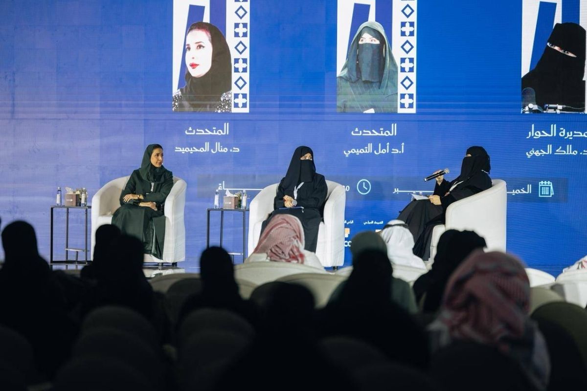 معرض جدة للكتاب يحتفي بـ"يوم اللغة العربية"