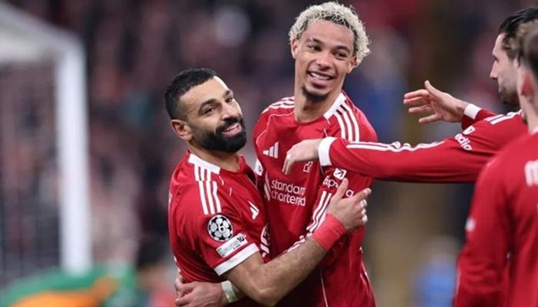 «أسطورة بعقلية رائعة».. هوجو إيكيتيكي يتغنى بمحمد صلاح