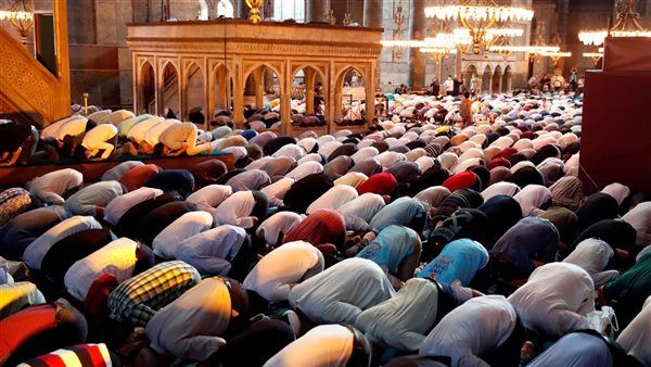 موعد أذان العشاء اليوم الأحد 16 -8 -2026 في القاهرة والمحافظات
