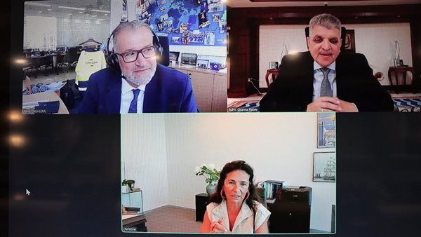 رئيس هيئة قناة السويس يجتمع مع نائب الرئيس التنفيذي بمجموعة "CMA CGM"