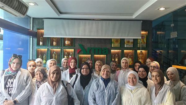 جامعة بنها تنظم زيارة ميدانية لطلابها إلى مصانع العاشر من رمضان