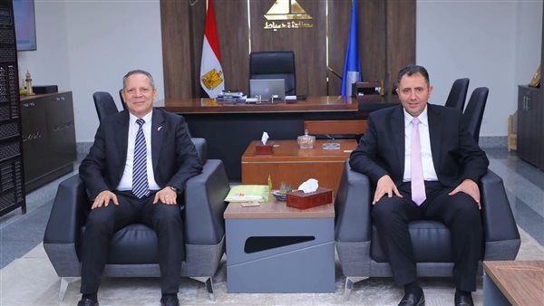 محافظ دمياط يبحث استعدادات استقبال شعلة أسبوع شباب الجامعات