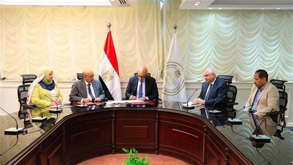 وزير التعليم يعتمد نتيجة الدور الثاني للدبلومات الفنية بنسبة نجاح ٨٩.٤٩٪