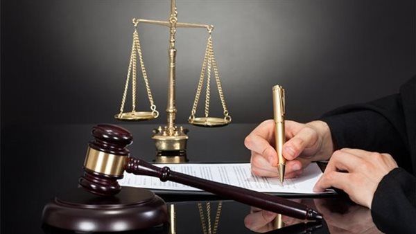 باع الوهم بعقد مزور.. تأجيل محاكمة عاطل بتهمة تقليد الأختام في مصر الجديدة