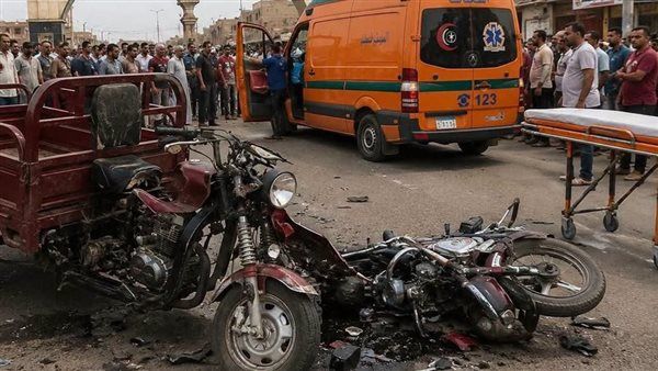 مصرع وإصابة 3 أشخاص في تصادم دراجة نارية وميكروباص بالدقهلية
