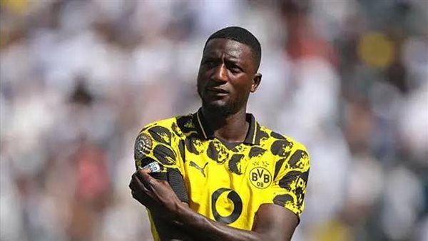 راتب مهاجم بروسيا دورتموند يحسم موقف برشلونة من التعاقد معه