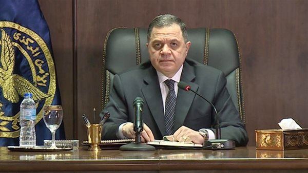 وزير الداخلية يقرر إبعاد 3 أجانب من مصر لأسباب تتعلق بالصالح العام
