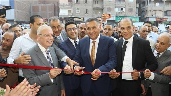 محافظ القليوبية يفتتح معرضا للسلع ومستلزمات الأسرة والمدارس بشبرا الخيمة